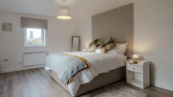 Iron/ironing board, free WiFi, bed sheets