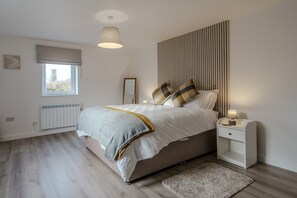 Room - Rothwill House | Stylish Dog Friendly Apartment Near the Beach (Winterton-on-Sea)