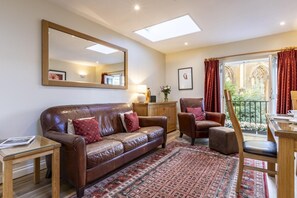 TV - 2 Bed in Bath (oc-bhr54) (Bath)