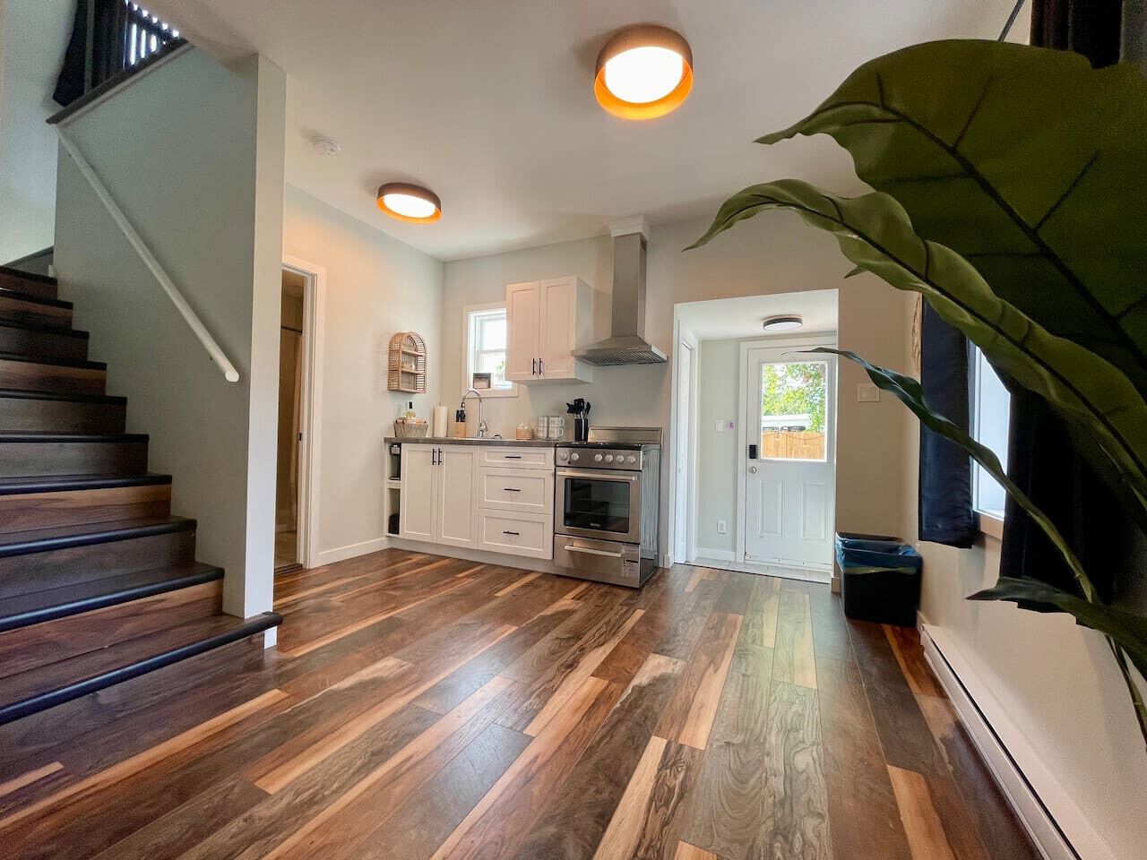 冰箱、微波炉、烤箱、炉灶