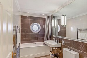 Hair dryer, towels - 2 Bed in Bath (oc-bhr16) (Bath)
