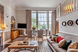 TV - 2 Bed in Bath (oc-bhr6) (Bath)