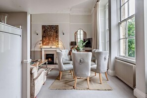 Interior - 2 Bed in Bath (oc-bhr6) (Bath)