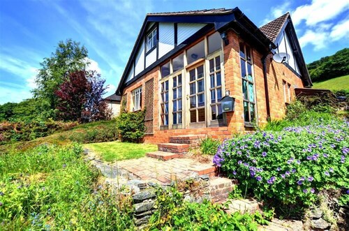 3 Bed in Llangollen (oc-waf216)