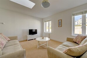 TV - 3 Bed in Saundersfoot (oc-pw9020) (Saundersfoot)