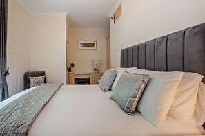 Iron/ironing board, free WiFi, bed sheets - 2 Bed in Saundersfoot (oc-pw399) (Saundersfoot)
