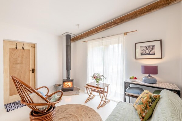 واي فاي مجانًا وملاءات أسرّة