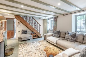 TV, fireplace - 3 Bed in Sedgeford (oc-s32725) (Sedgeford)