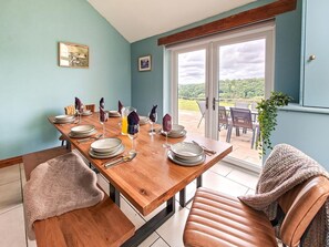 Dining - 4 Bed in Alswear (oc-p32729) (Queen's Nympton)