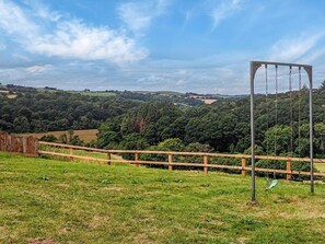 Property grounds - 4 Bed in Alswear (oc-p32729) (Queen's Nympton)