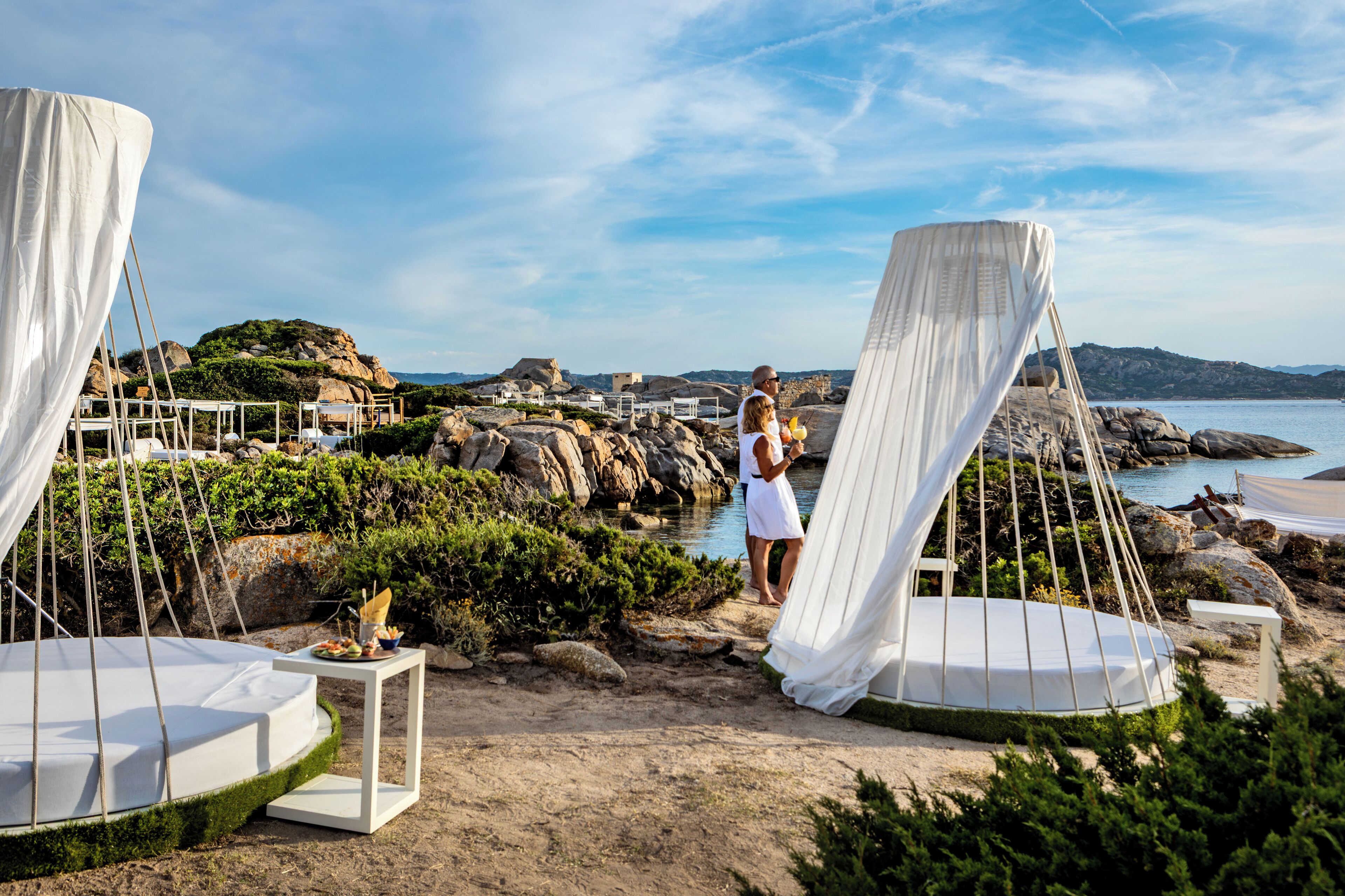 Aan een privéstrand, een strandbar