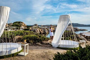 Private beach, beach bar - Hotiday La Maddalena (La Maddalena)