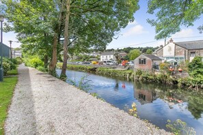 Property grounds - 1 Bed in Lostwithiel (oc-n32748) (Lostwithiel)