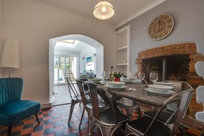 Dining - 4 Bed in Tenby (oc-pw9224) (Tenby)