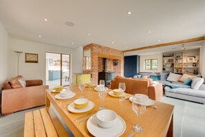 Interior - 5 Bed in Guestwick (oc-2199) (Guestwick)