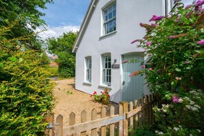 Exterior - 5 Bed in Guestwick (oc-2199) (Guestwick)