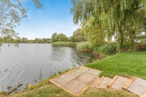 Property grounds - 1 Bed in Langtoft (oc-l32683) (Langtoft Fen)