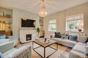 TV - 3 Bed in Holt (oc-2188) (High Kelling)