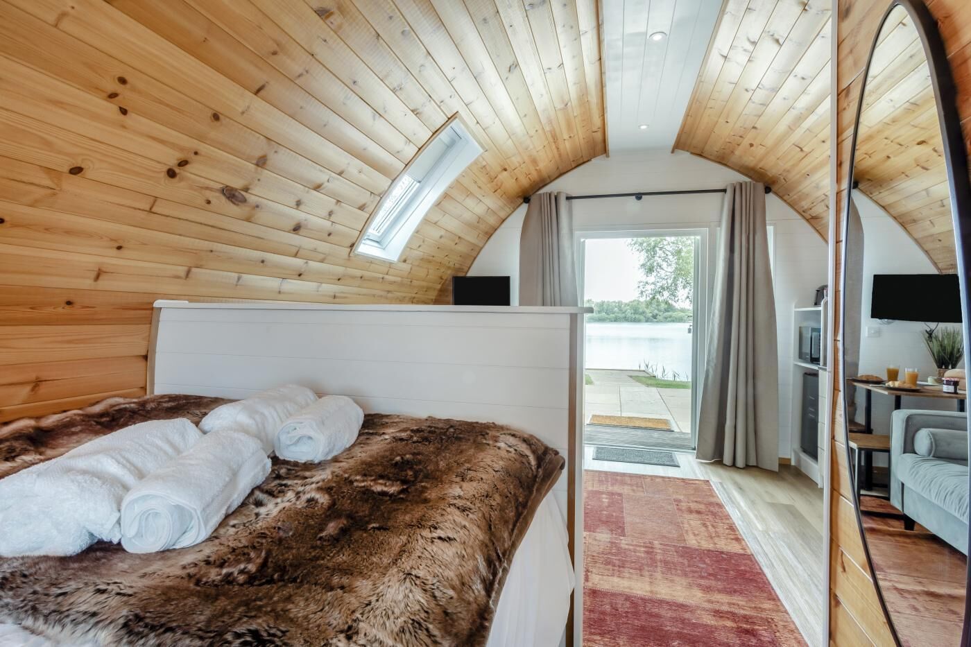 1 bedroom, travel cot, free WiFi, bed sheets