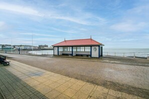 Property grounds - 1 Bed in Aberystwyth (oc-bow285) (Aberystwyth)