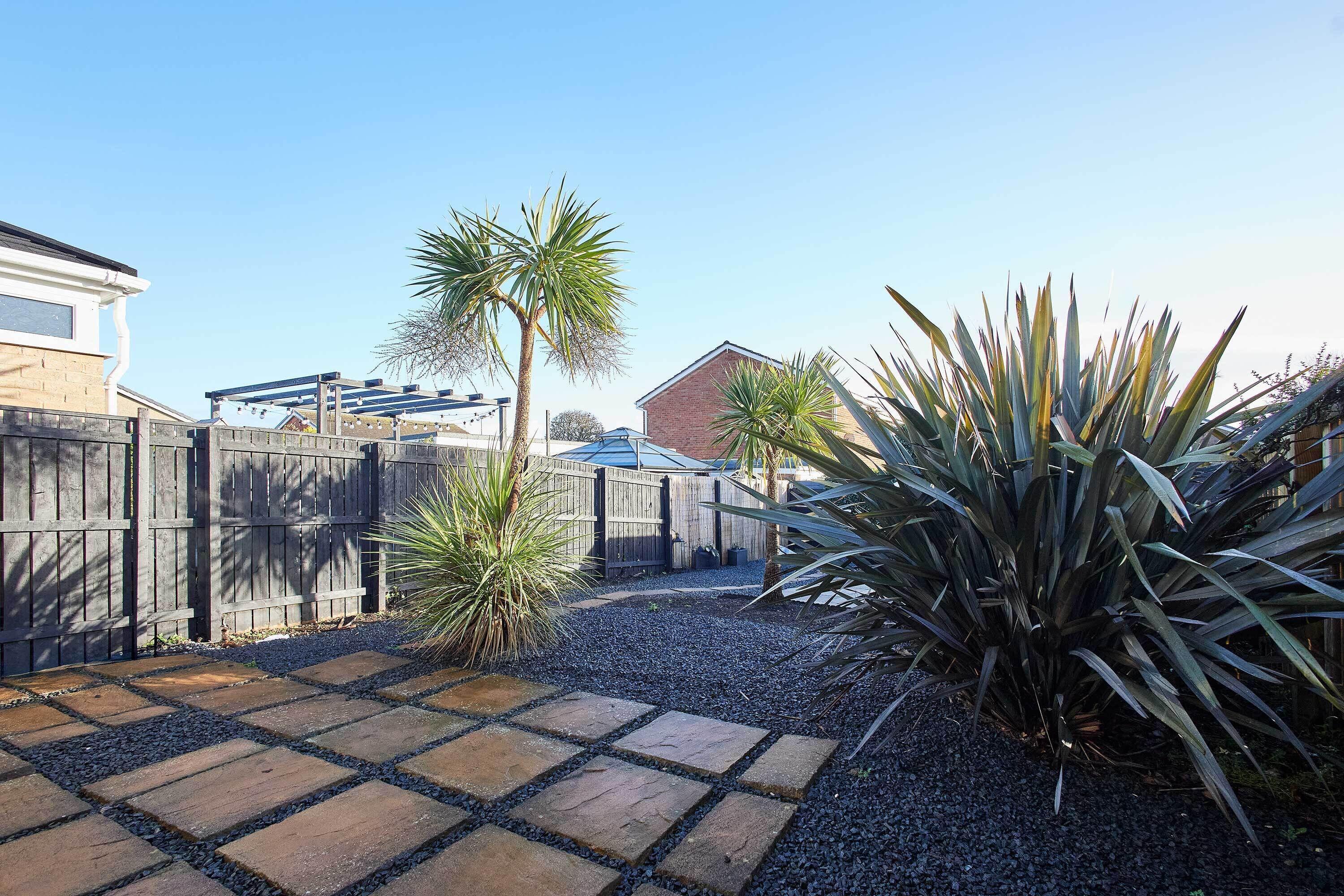 المنطقة المحيطة بالمنشأة