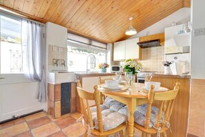 Dining - 2 Bed in Saundersfoot (oc-pw907a) (Saundersfoot)