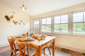 Dining - 2 Bed in Arkengarthdale (oc-s32440) (Whaw)