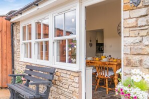 Outdoor dining - 2 Bed in Arkengarthdale (oc-s32440) (Whaw)