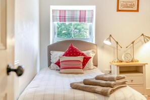 Travel cot, free WiFi, bed sheets - 2 Bed in Arkengarthdale (oc-s32440) (Whaw)