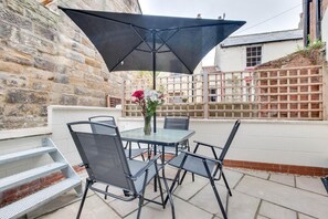 Outdoor dining - 3 Bed in Staithes (oc-wa314) (Staithes)