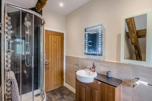 Towels - 4 Bed in Malham (oc-c32684) (Airton)