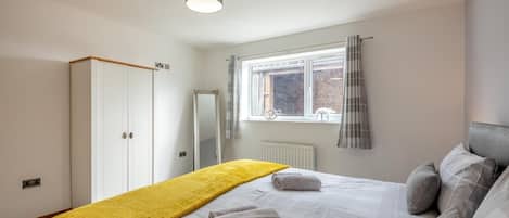 WiFi (無料)、ベッドシーツ