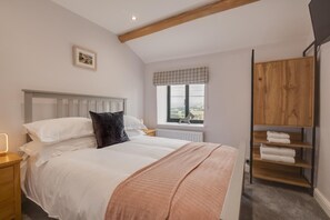 3 bedrooms, iron/ironing board, free WiFi, bed sheets - 3 Bed in Burtersett (oc-ds1022) (Burtersett)