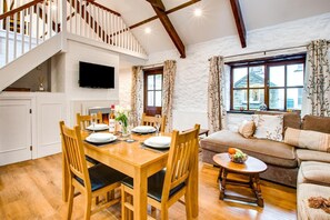 Dining - 3 Bed in Haverfordwest (oc-wav586) (Haverfordwest)