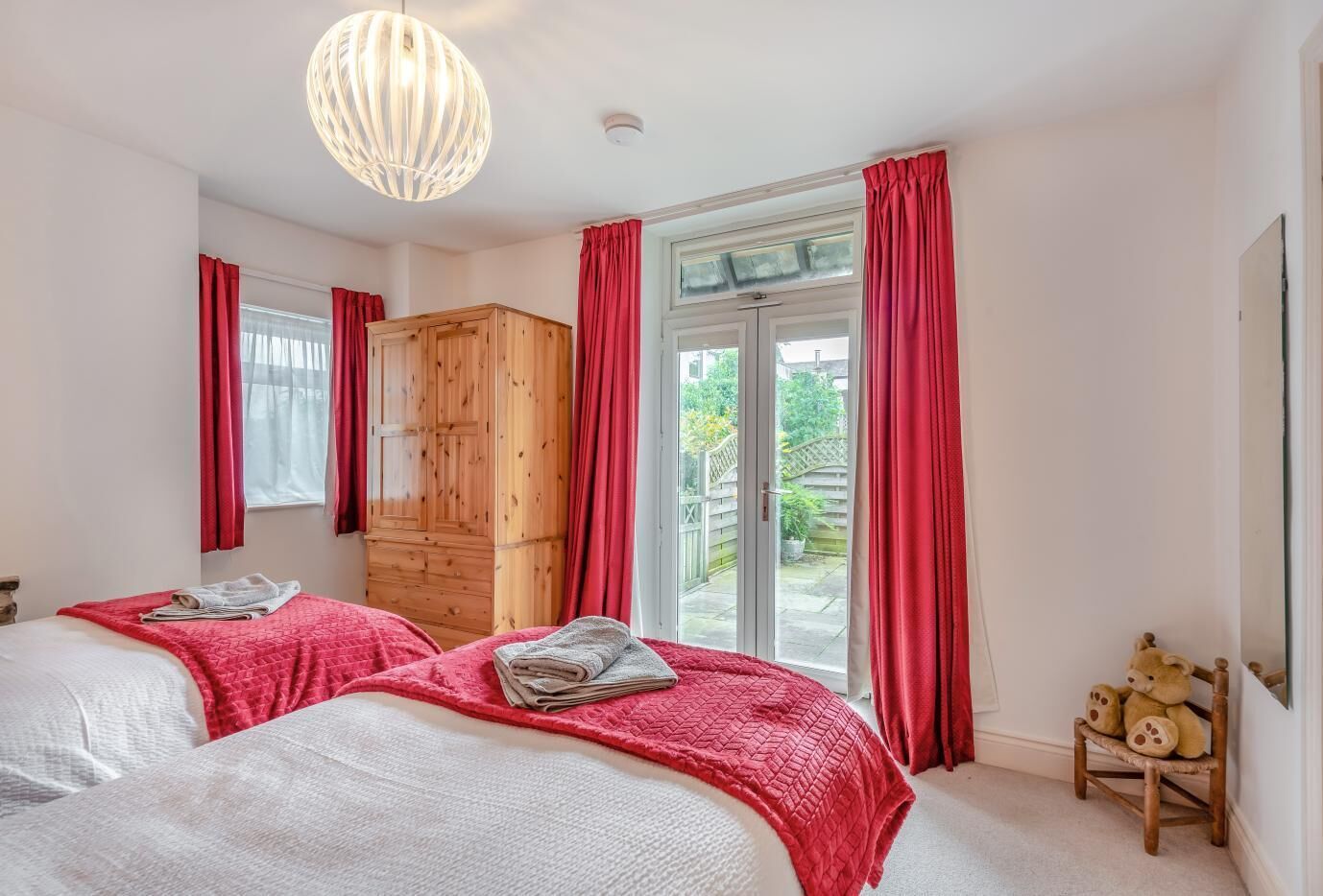 Iron/ironing board, free WiFi, bed sheets