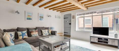 Télévision, cheminée