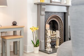 Interior - 3 Bed in Padstow (oc-g32860) (Padstow)