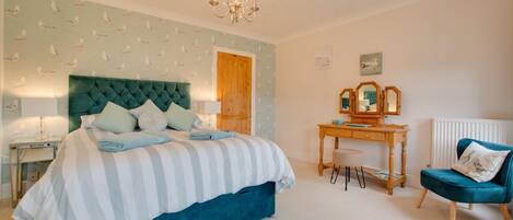 Bügeleisen/Bügelbrett, kostenloses WLAN, Bettwäsche