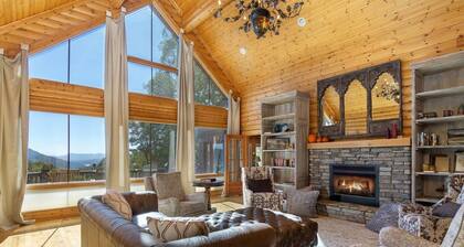 Luxury Escape: Lodge in Gateway Mountain Preserve