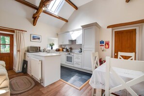 Microwave, oven, dishwasher, high chair - 2 Bed in Tywyn (oc-wah595) (Llanegryn)