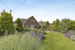 Exterior - 5 Bed in Bodham (oc-2204) (Bodham)
