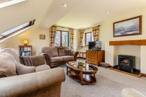 TV - 2 Bed in Caersws (oc-waa322) (Trefeglwys)