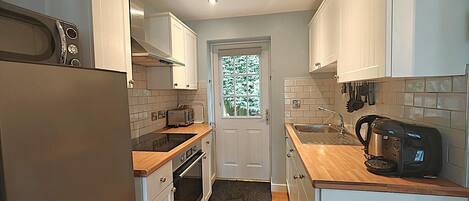 Micro-ondes, four, lave-vaisselle