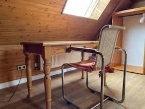 Interior - Cozy single room with sunny balcony (Sylt)