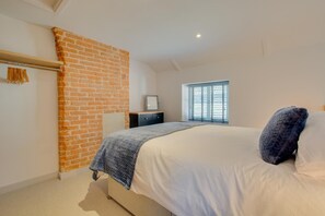Ferros/tábuas de passar roupa, Wi-Fi de cortesia, roupa de cama