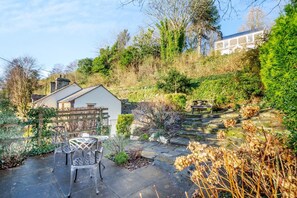 Outdoor dining - 2 Bed in Penrhyndeudraeth (oc-wag442) (Penrhyndeudraeth)