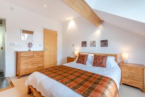 Iron/ironing board, free WiFi, bed sheets - 2 Bed in Keswick (oc-s32867) (Keswick)