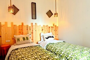 Chambre Standard Double ou avec lits jumeaux, vue cour intérieure | Wi-Fi gratuit