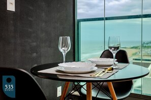 Dining - Sea view in high floor in Armação (Salvador)