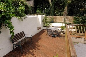 Outdoor dining - 1 Bed in Saundersfoot (oc-pw282b) (Saundersfoot)